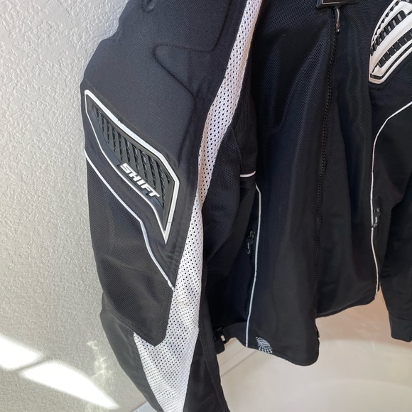 Shift Moto Racing - Picture 3 of 7